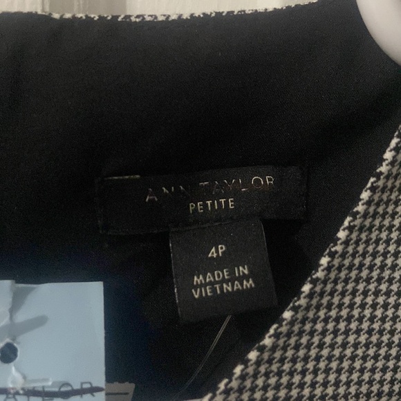 Ann Taylor Petites black and white, sleeveless top in size 4p. - Picture 2 of 7